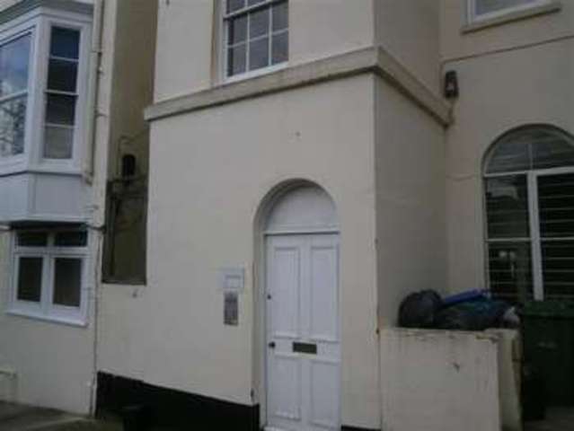  Image of 2 Bedroom Flat for sale at Ryde Isle of Wight Ryde, PO33 2LX