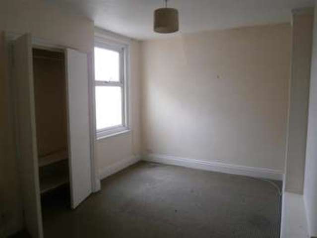  Image of 2 Bedroom Flat for sale at Ryde Isle of Wight Ryde, PO33 2LX