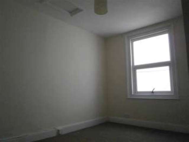  Image of 2 Bedroom Flat for sale at Ryde Isle of Wight Ryde, PO33 2LX