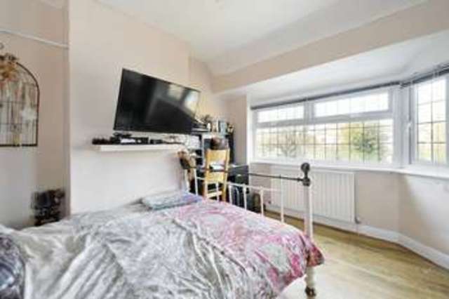  Image of 4 Bedroom Semi-Detached for sale at Clover Lane  Ferring, Worthing, BN12 5LZ