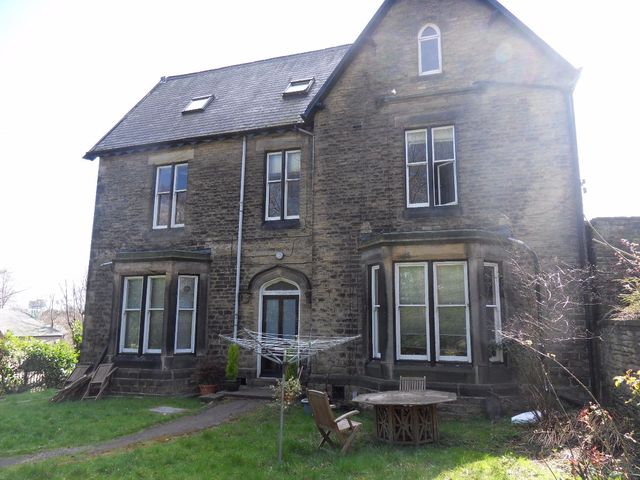  Image of 3 Bedroom Apartment to rent at Sheffield, S10 2BJ