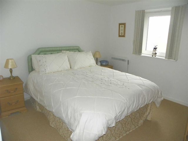  Image of 2 Bedroom Flat for sale at Cwrt Westfa Llanelli Llanelli, SA15 2LX