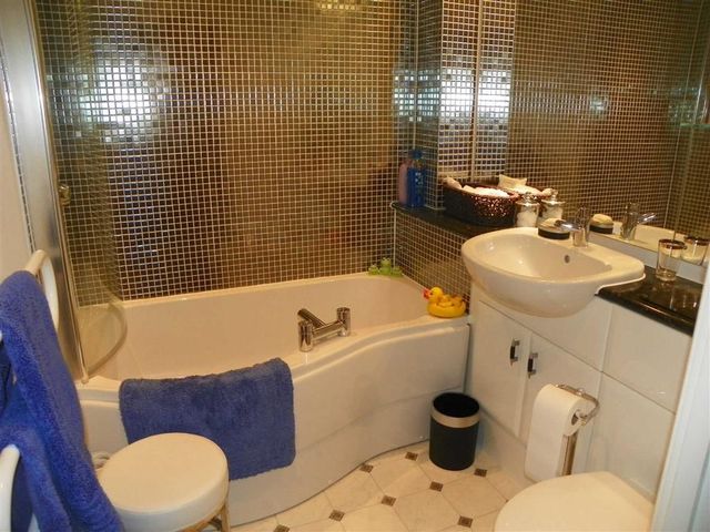  Image of 2 Bedroom Flat for sale at Cwrt Westfa Llanelli Llanelli, SA15 2LX