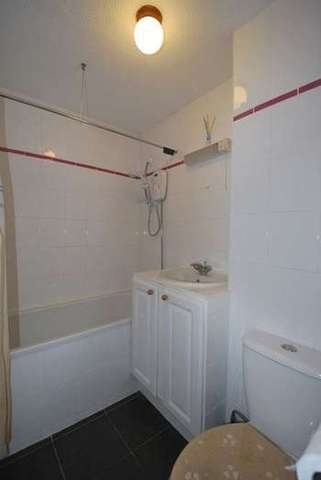  Image of 1 Bedroom Flat to rent at Dawes Close  Coventry, CV2 4LL