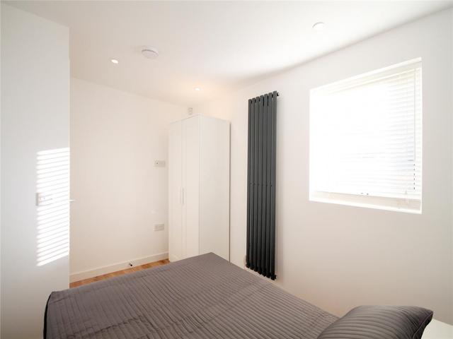  Image of 1 Bedroom Flat to rent at Corstorphine Edinburgh Edinburgh, EH12 8YW
