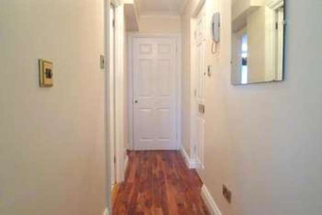  Image of 1 Bedroom Flat to rent at Croydon, CR0 5HD