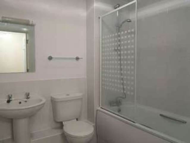  Image of 1 Bedroom Flat to rent at Gabriels Square  Reading, RG6 3WP
