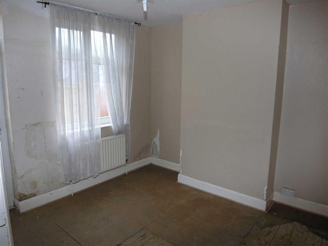  Image of 3 Bedroom Property for sale at Gardenia Avenue Luton Luton, LU3 2NS