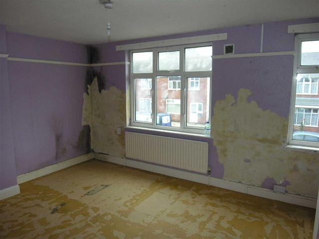  Image of 3 Bedroom Property for sale at Gardenia Avenue Luton Luton, LU3 2NS