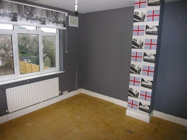  Image of 3 Bedroom Property for sale at Gardenia Avenue Luton Luton, LU3 2NS