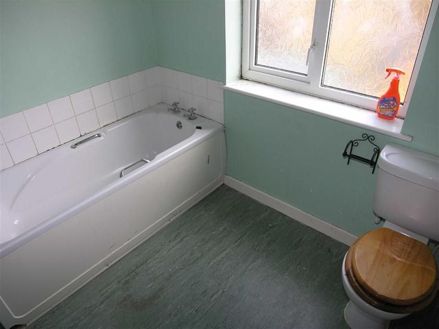  Image of 3 Bedroom Property for sale at Gardenia Avenue Luton Luton, LU3 2NS