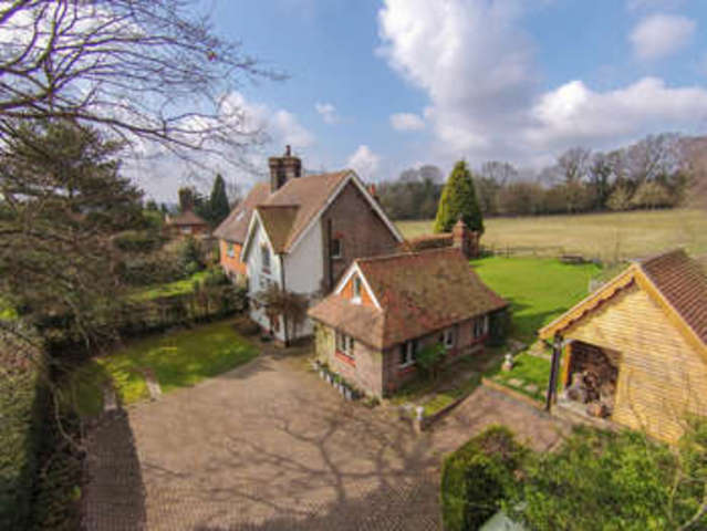  Image of 3 Bedroom Semi-Detached for sale at East Grinstead West Sussex, RH19 3QE