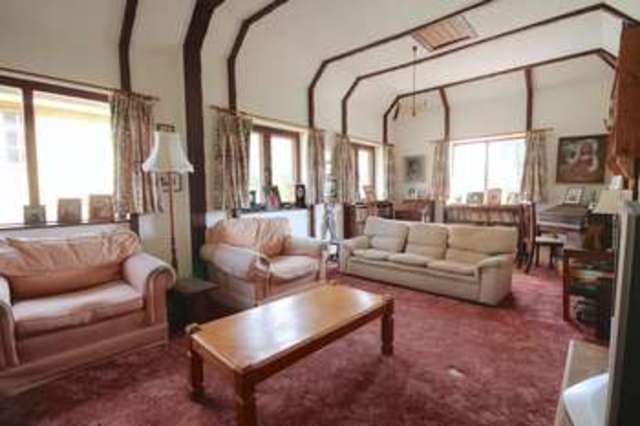 Image of 3 Bedroom Semi-Detached for sale at East Grinstead West Sussex, RH19 3QE
