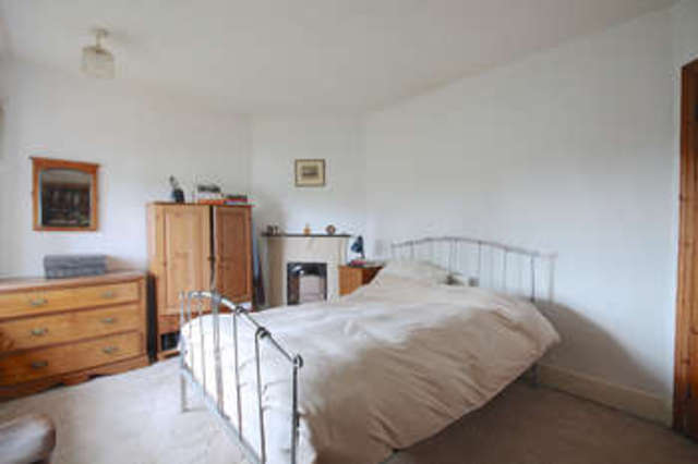  Image of 3 Bedroom Semi-Detached for sale at East Grinstead West Sussex, RH19 3QE