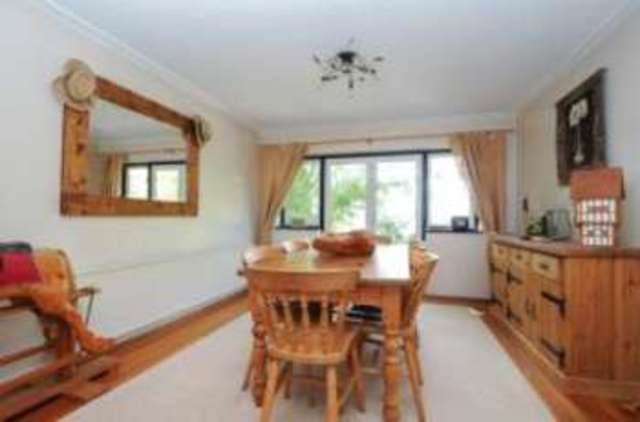  Image of 3 Bedroom Detached for sale at West Wickham  West Wickham, BR4 9DN