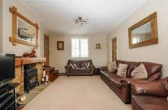  Image of 3 Bedroom Detached for sale at West Wickham  West Wickham, BR4 9DN