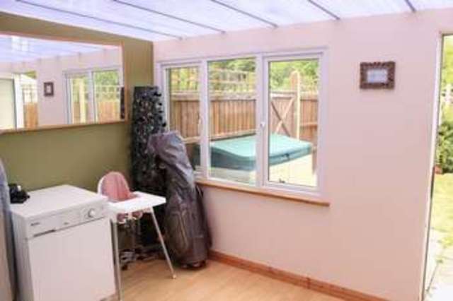  Image of 2 Bedroom Detached for sale at Hawkfields  Luton, LU2 7NW