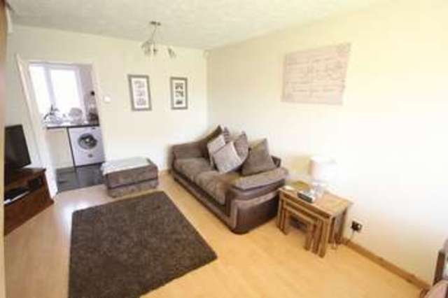  Image of 2 Bedroom Detached for sale at Hawkfields  Luton, LU2 7NW