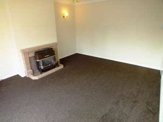  Image of 2 Bedroom Bungalow to rent at Leeds  Moor Allerton, LS17 6EE