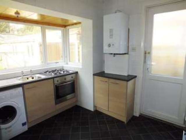  Image of 2 Bedroom Bungalow to rent at Leeds  Moor Allerton, LS17 6EE