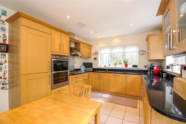  Image of 6 Bedroom Detached for sale at Finchampstead Wokingham Finchampstead, RG40 3EZ