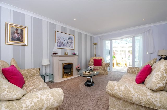  Image of 6 Bedroom Detached for sale at Finchampstead Wokingham Finchampstead, RG40 3EZ