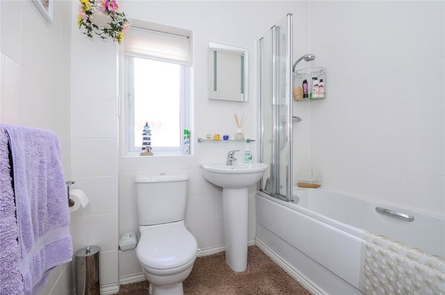  Image of 6 Bedroom Detached for sale at Finchampstead Wokingham Finchampstead, RG40 3EZ