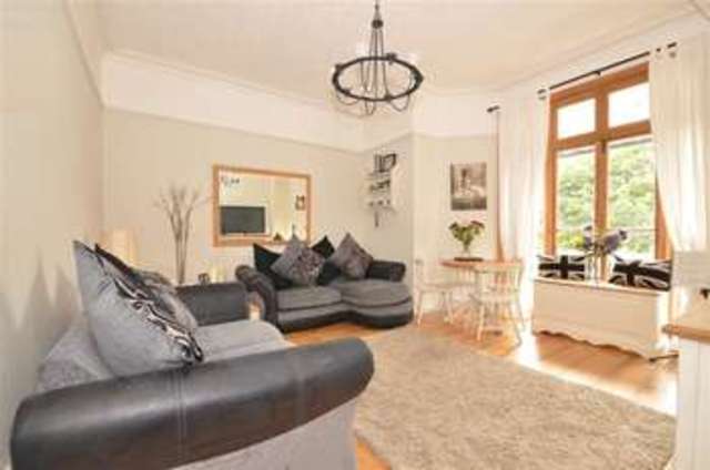 Image of 2 Bedroom Ground Flat for sale at Dorking Surrey Dorking, RH4 3EW