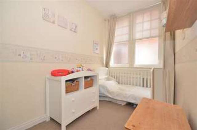  Image of 2 Bedroom Ground Flat for sale at Dorking Surrey Dorking, RH4 3EW