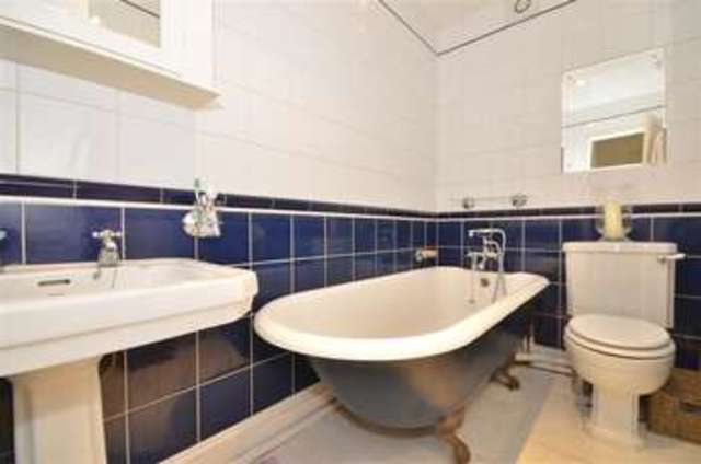  Image of 2 Bedroom Ground Flat for sale at Dorking Surrey Dorking, RH4 3EW