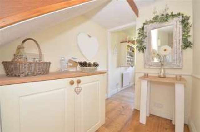 Image of 2 Bedroom Ground Flat for sale at Dorking Surrey Dorking, RH4 3EW