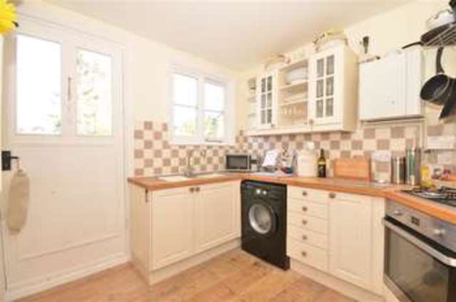  Image of 2 Bedroom Ground Flat for sale at Dorking Surrey Dorking, RH4 3EW