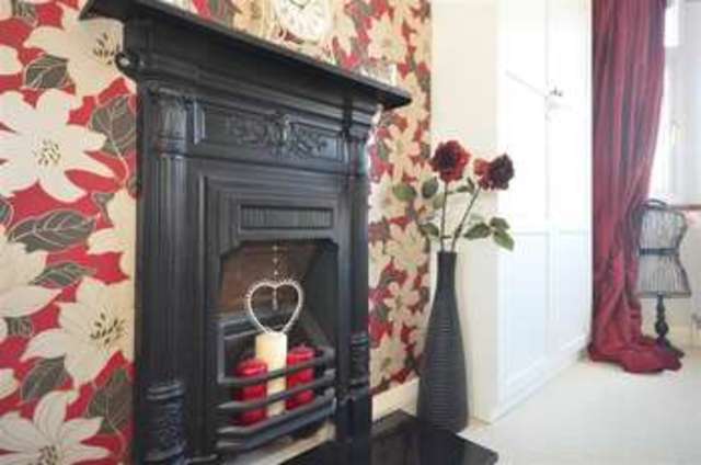  Image of 3 Bedroom Terraced for sale at Woodmansterne Surrey Woodmansterne, SM7 3JX
