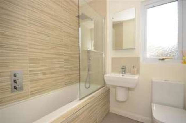 Image of 3 Bedroom Terraced for sale at Woodmansterne Surrey Woodmansterne, SM7 3JX