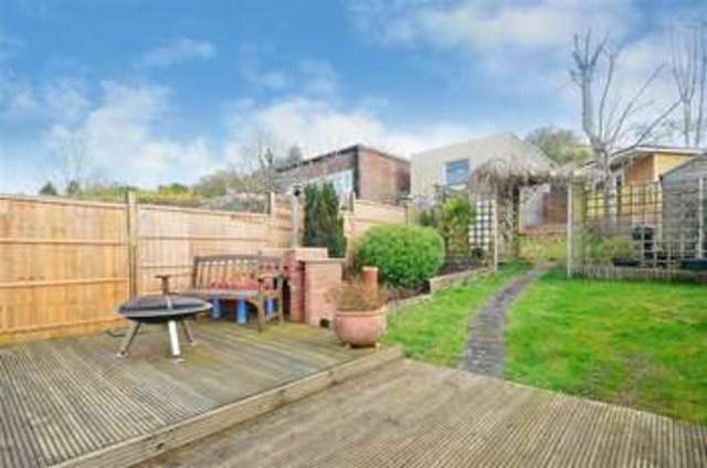  Image of 3 Bedroom Terraced for sale at Woodmansterne Surrey Woodmansterne, SM7 3JX