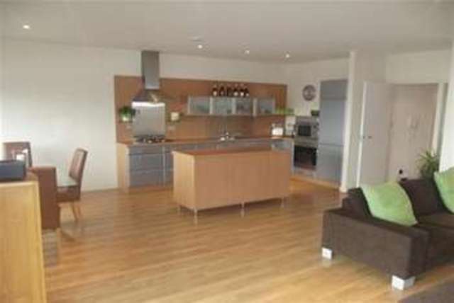  Image of 2 Bedroom Flat to rent at Glasgow, G3 8HF