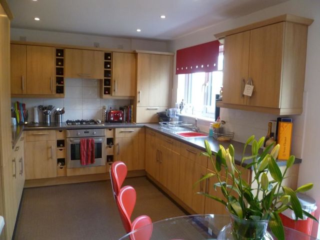  Image of 3 Bedroom Terraced to rent at Kinglassie Fife Fife, KY5 0YU
