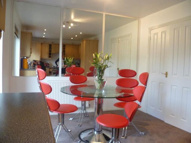  Image of 3 Bedroom Terraced to rent at Kinglassie Fife Fife, KY5 0YU