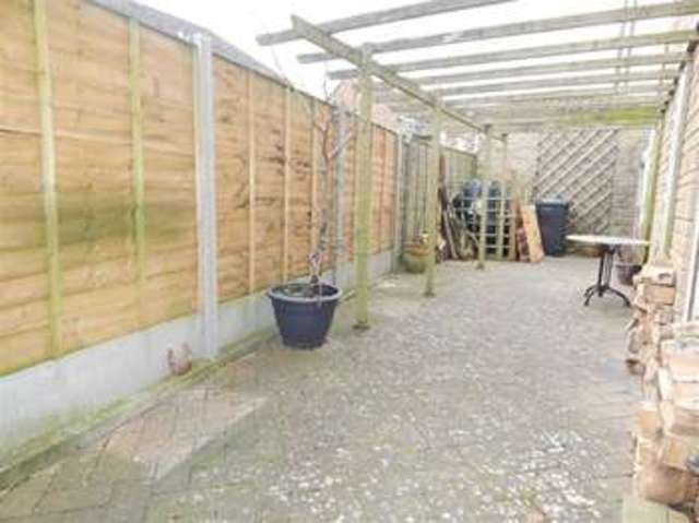  Image of 4 Bedroom Detached for sale at Yeovil, BA22 7AY