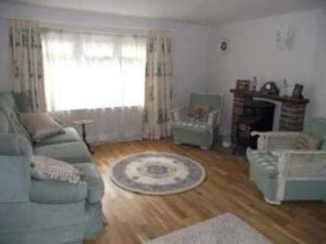  Image of 4 Bedroom Detached for sale at Ticehurst Wadhurst Ticehurst, TN5 7BU