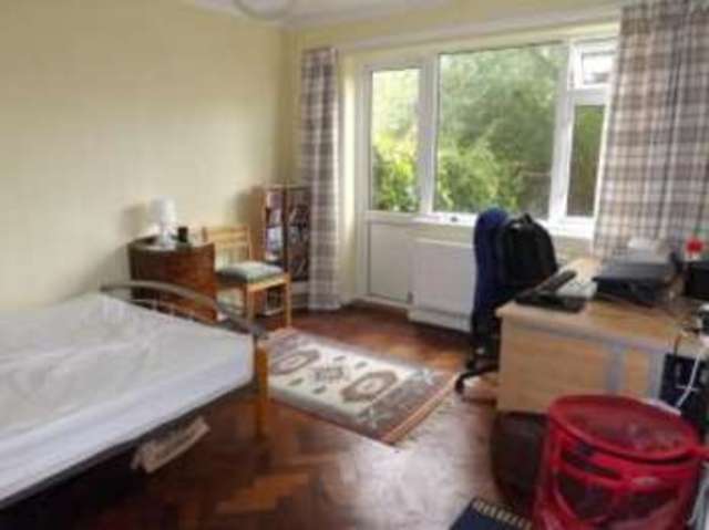  Image of 2 Bedroom Flat for sale at Lyndhurst Hampshire Lyndhurst, SO43 7AG