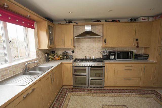  Image of 4 Bedroom Detached for sale at Manning Road  Bury St. Edmunds, IP32 7GF