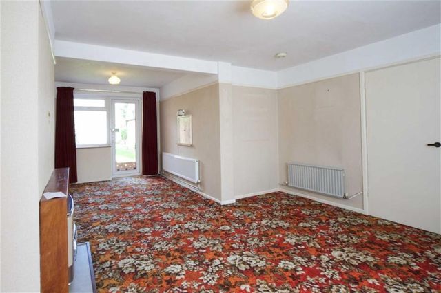  Image of 3 Bedroom Property for sale at Manor Road Toddington Toddington, LU5 6AJ
