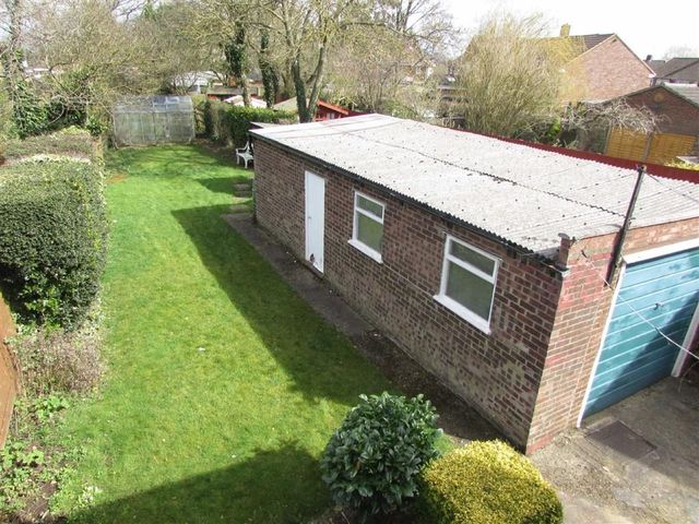  Image of 3 Bedroom Property for sale at Manor Road Toddington Toddington, LU5 6AJ