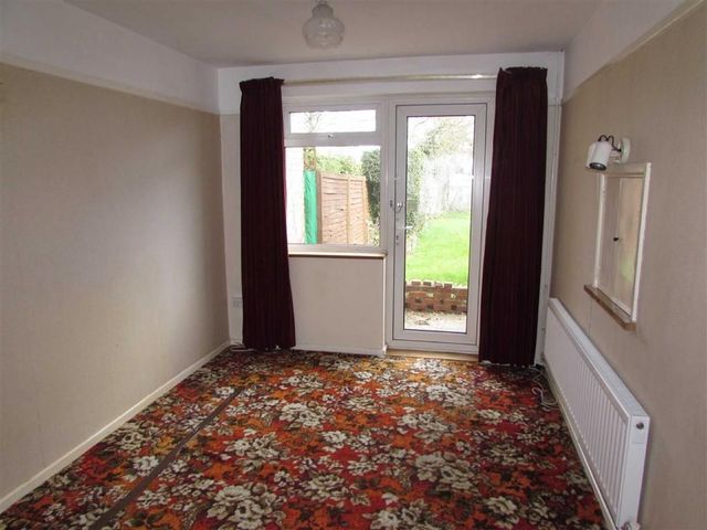  Image of 3 Bedroom Property for sale at Manor Road Toddington Toddington, LU5 6AJ