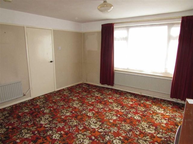  Image of 3 Bedroom Property for sale at Manor Road Toddington Toddington, LU5 6AJ