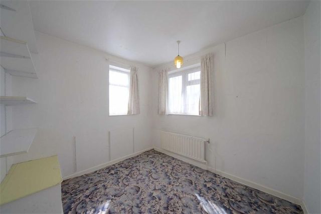  Image of 3 Bedroom Property for sale at Manor Road Toddington Toddington, LU5 6AJ