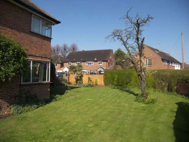  Image of 3 Bedroom End of Terrace for sale at Manordene Close  Thames Ditton, KT7 0DZ