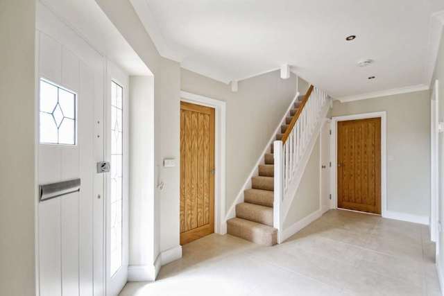  Image of 5 Bedroom Detached for sale at Marroway Weston Turville Aylesbury, HP22 5TQ