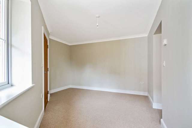  Image of 5 Bedroom Detached for sale at Marroway Weston Turville Aylesbury, HP22 5TQ